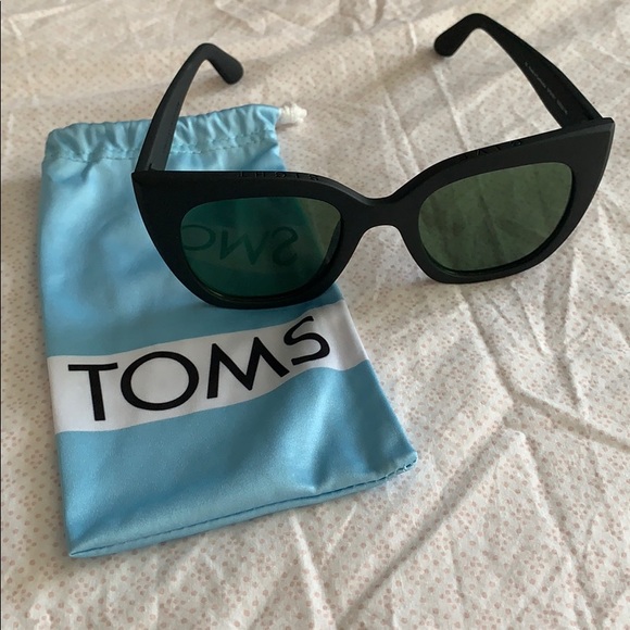 Toms Accessories - BN Toms “Sydney “ style sunnies